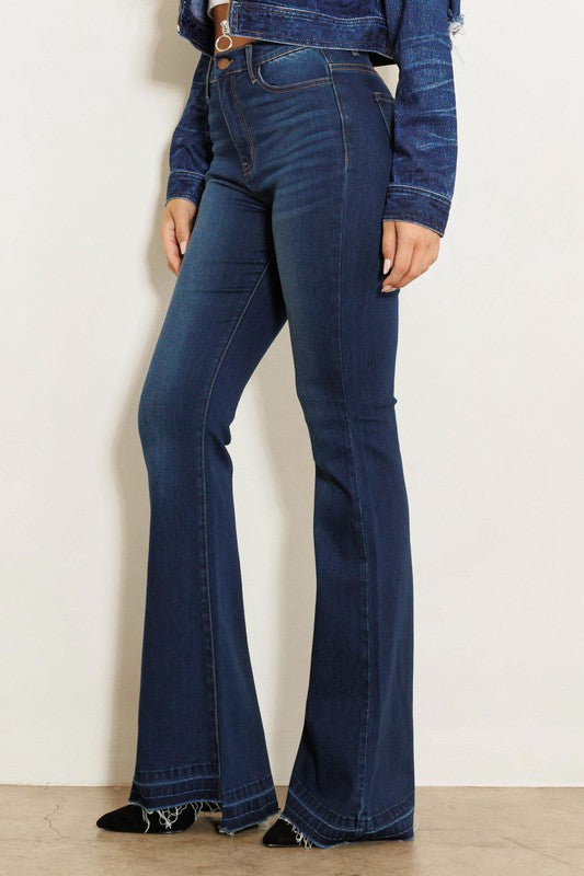 HIGH RISE FLARE JEAN W FADED WASH HEM DETAIL